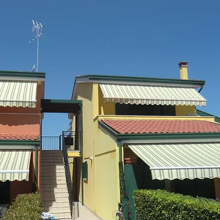 Villaggio Dei Fiori Con Piscina E Posto Incluso